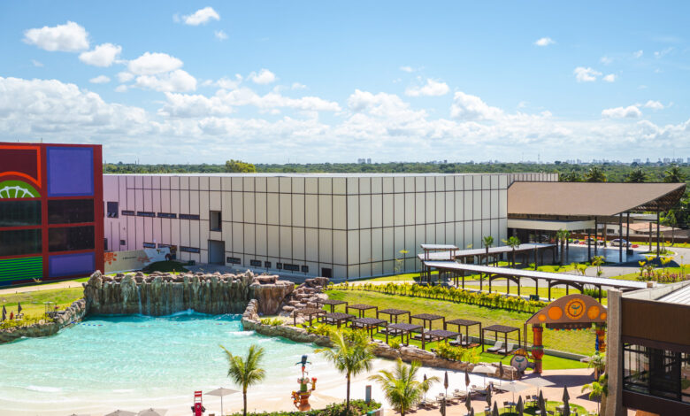 Agentes de viagens e jornalistas participam de ação promovida pela Azul Viagens no Tauá Resort João Pessoa para divulgação do destino turístico.