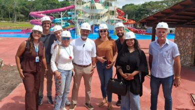 Grupo de jornalistas durante visita técnica ao Acquaí Park na fase de preparação para o soft opening