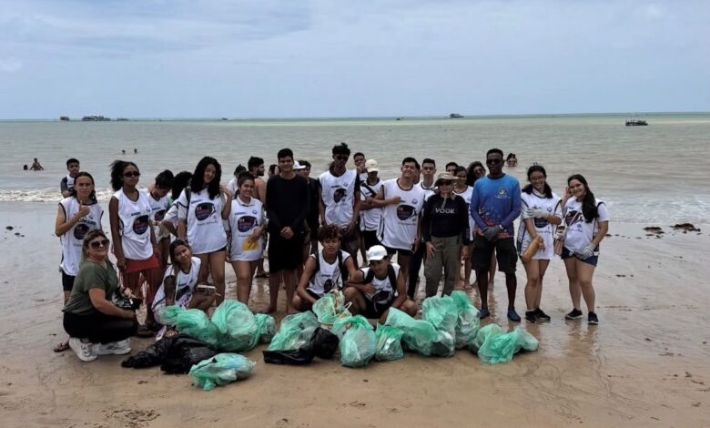 Ação de preservação marinha no Dia Mundial de Limpeza dos Mares em João Pessoa